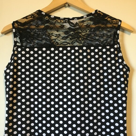Rockabilly Made in Canada Polka Dot Ruffle and Lace Sleeveless Blouse - Picture 5 of 13